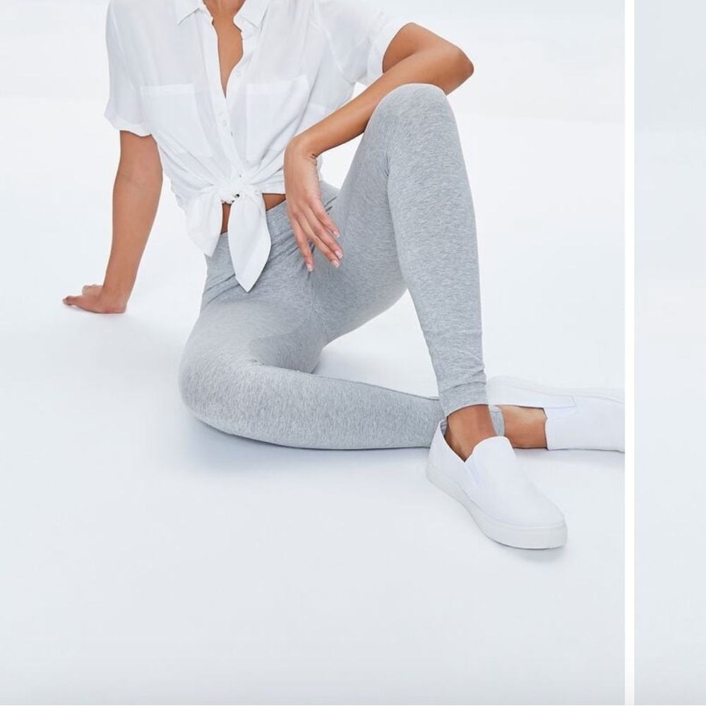 Gray leggings 🌸
